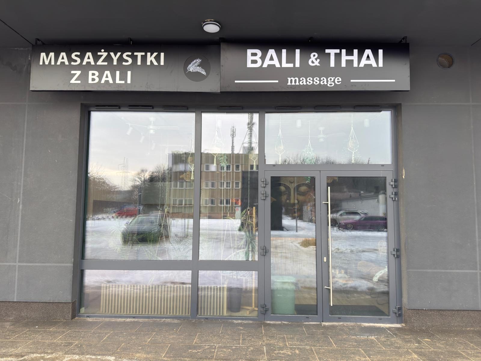 Wejście do salonu Bali & Thai Massage Poznań