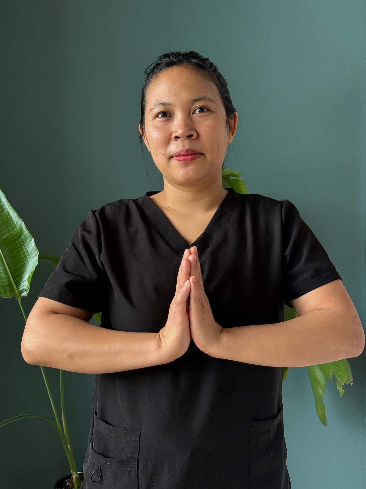 Nur — masażystka Bali & Thai Massage